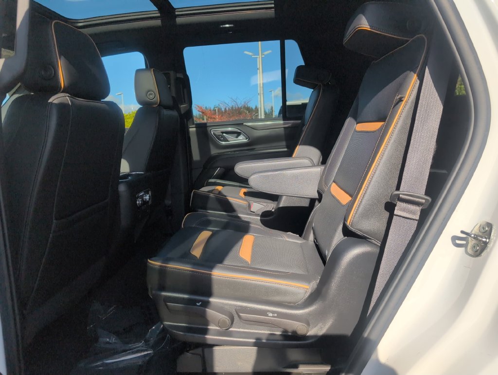 Used 2022 GMC Yukon AT4 AWD/4WD image 9