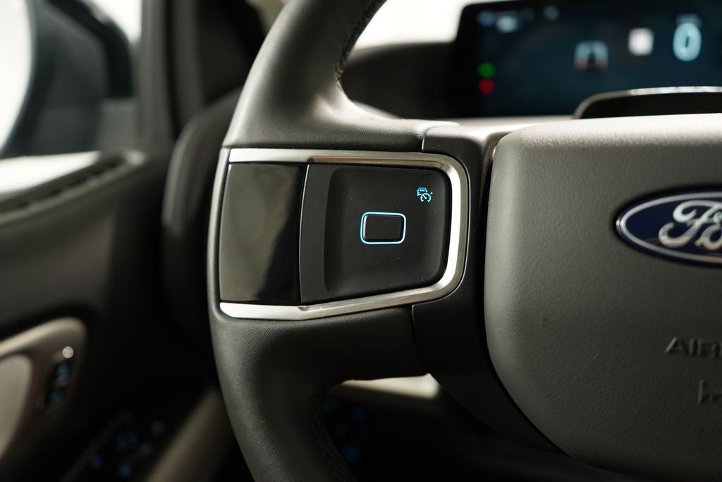 Certified 2025 Ford Expedition Active AWD/4WD image 21