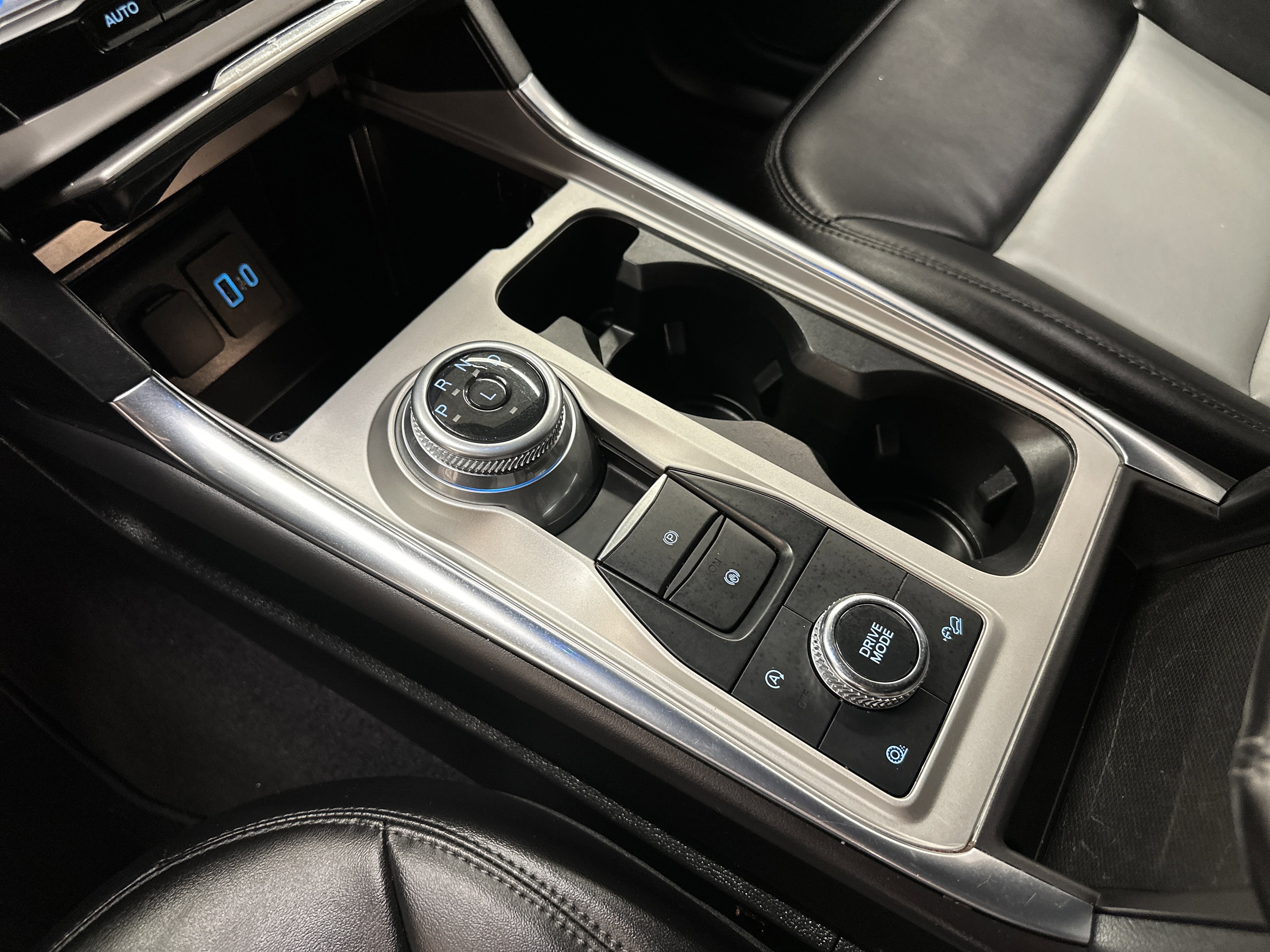 Certified 2023 Ford Explorer XLT w/ Equipment Group 202A image 31