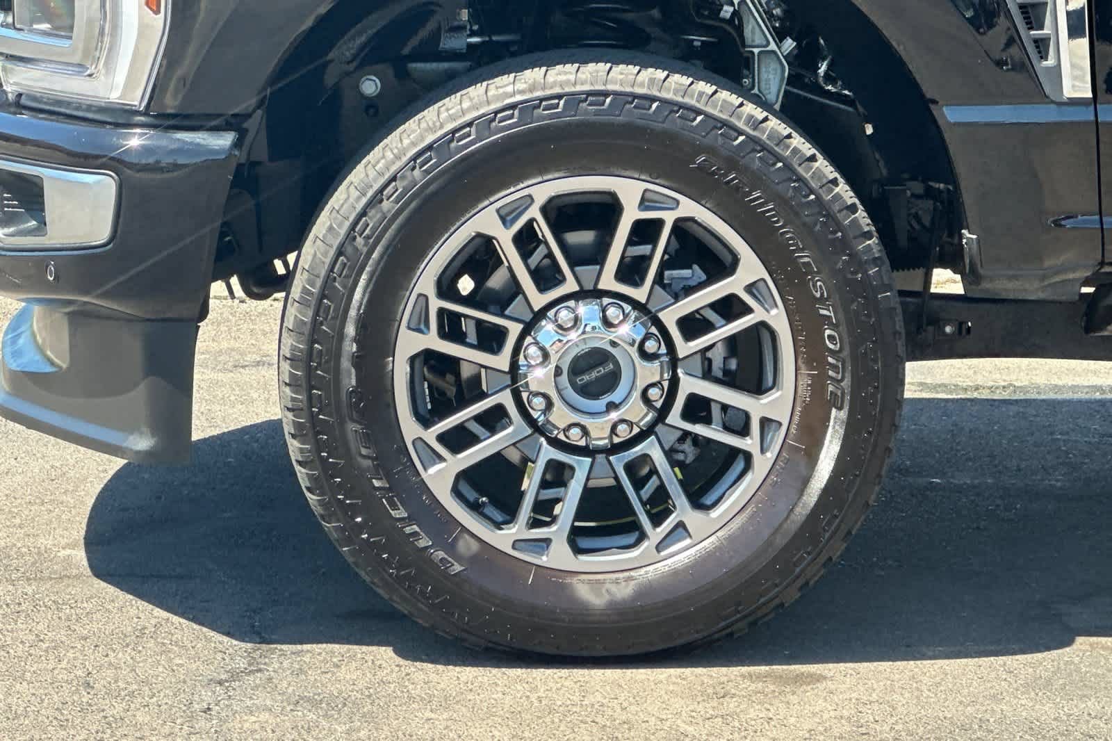 Certified 2025 Ford F250 Platinum w/ Platinum Plus Package AWD/4WD image 27