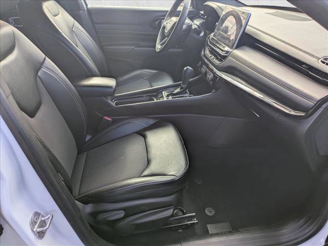 Used 2023 Jeep Compass Latitude w/ Sun and Sound Group AWD/4WD image 21