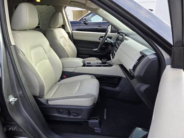 Used 2023 Nissan Pathfinder SL image 20