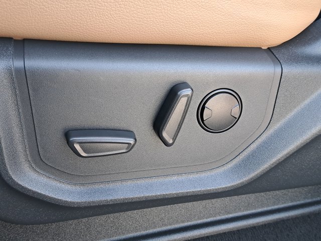 Certified 2022 Ford F350 Lariat w/ Lariat Value Package image 19