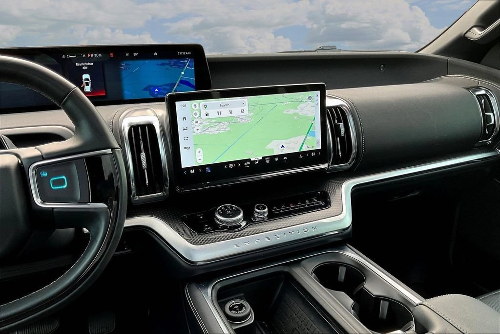 Certified 2025 Ford Expedition Max Platinum w/ Stealth Performance Package AWD/4WD image 11