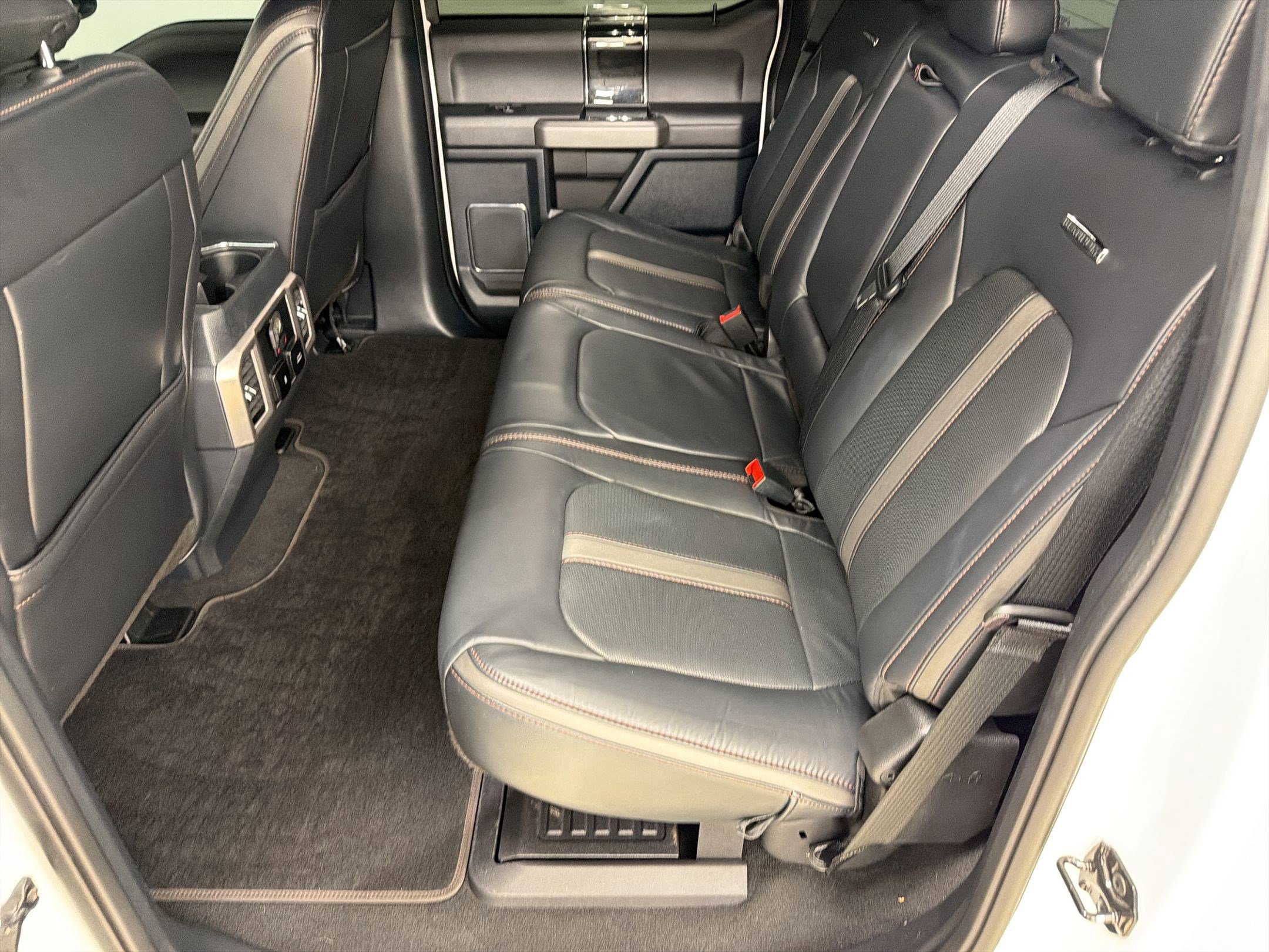 Certified 2022 Ford F250 Platinum w/ FX4 Off-Road Package image 13