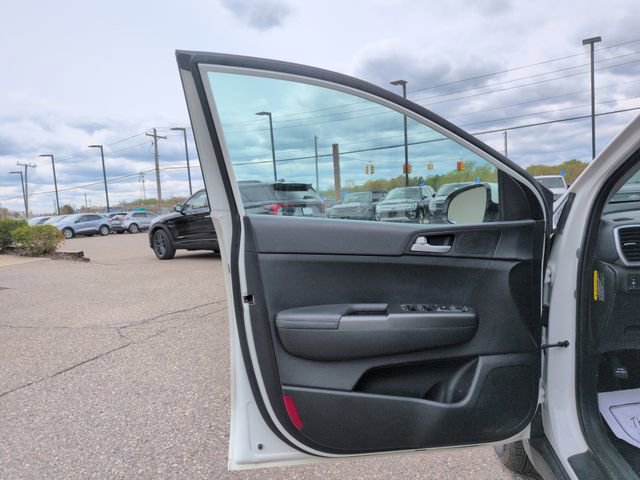 Used 2020 Kia Sportage LX w/ LX Popular Package AWD/4WD image 12