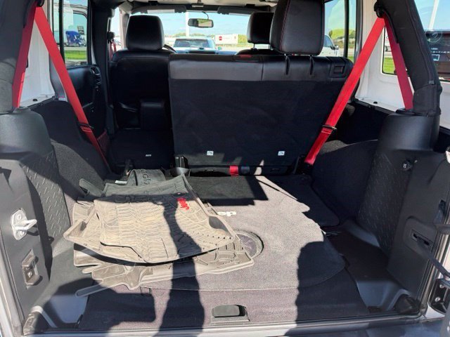Used 2017 Jeep Wrangler Unlimited Rubicon AWD/4WD image 31