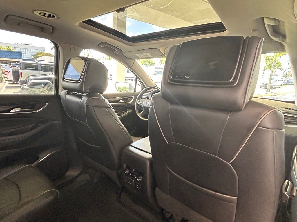 Used 2020 Buick Enclave Avenir w/ Avenir Technology Package FWD image 31
