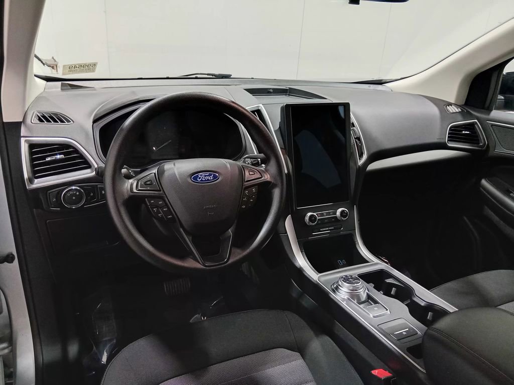 Certified 2024 Ford Edge SE w/ Black Appearance Package AWD/4WD image 15