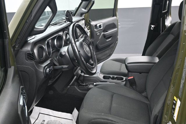 Used 2022 Jeep Gladiator Sport AWD/4WD image 6