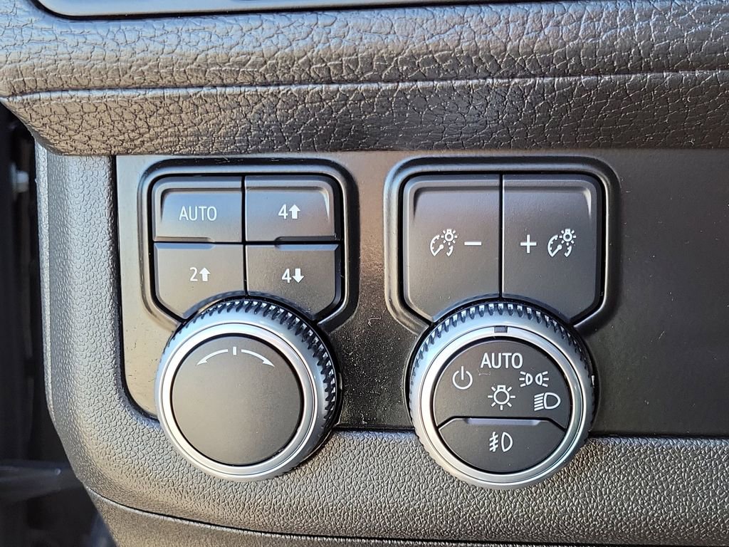 Used 2021 GMC Yukon Denali w/ Denali Premium Package AWD/4WD image 25