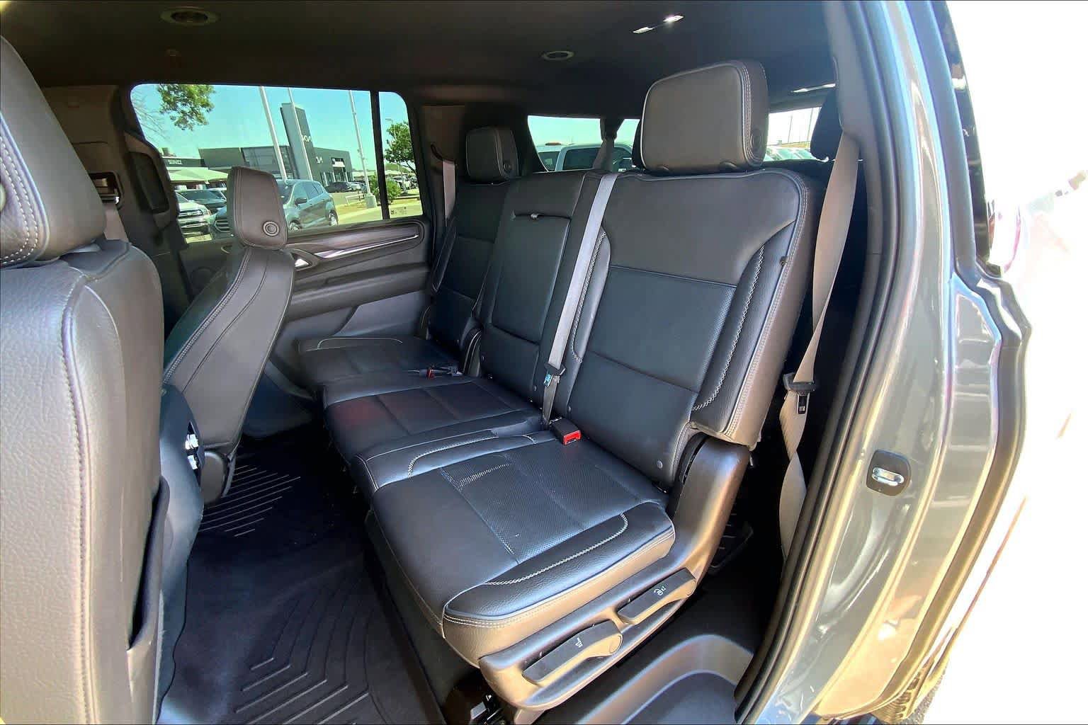 Used 2022 GMC Yukon XL Denali AWD/4WD image 21