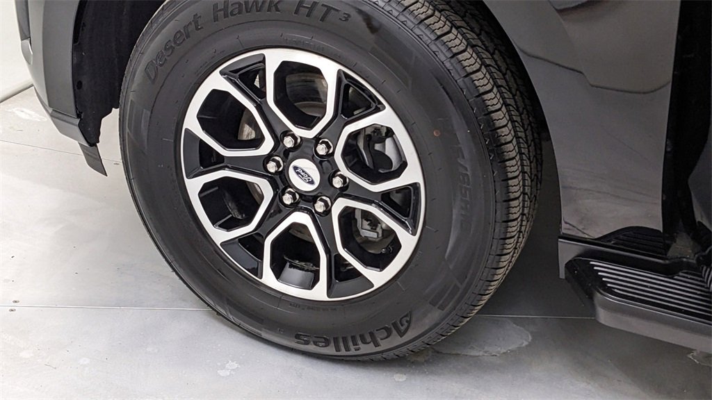 Certified 2024 Ford Expedition XLT image 4