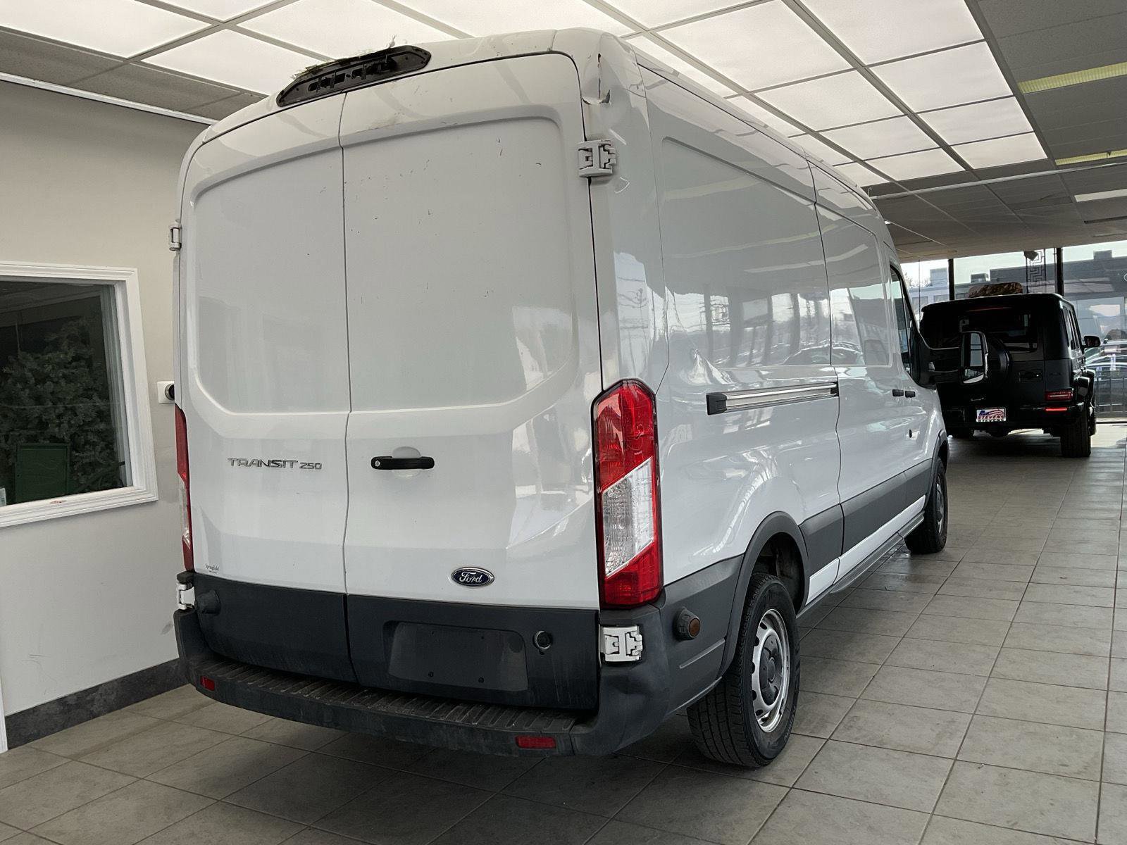 Certified 2018 Ford Transit 250 148 Medium Roof w/ Interior Upgrade Package image 4