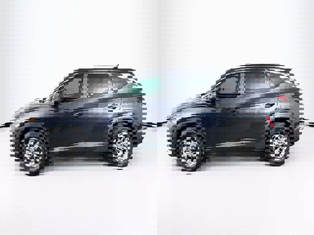 Used 2022 Hyundai Tucson SE image 2