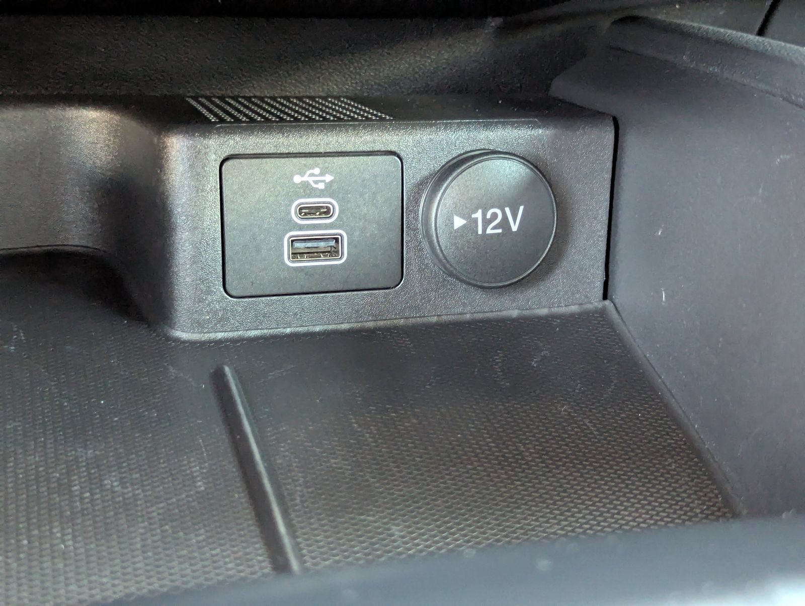Certified 2025 Ford Escape Active FWD image 30