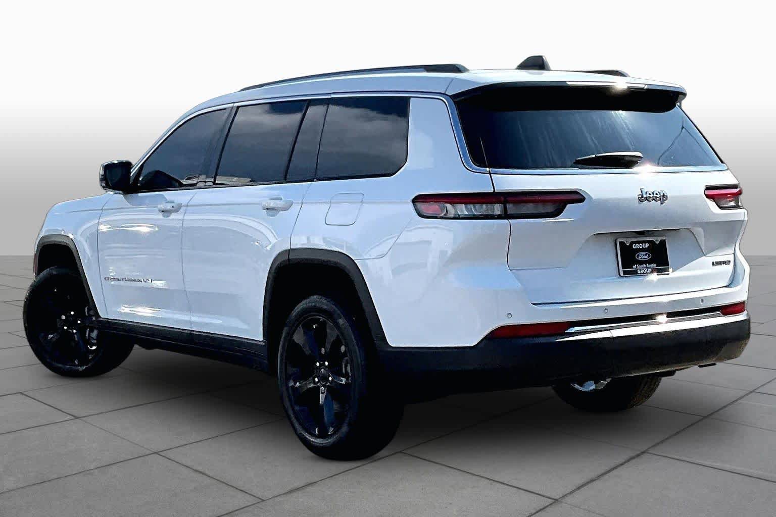 Used 2023 Jeep Grand Cherokee L Limited w/ Luxury Tech Group II RWD image 7