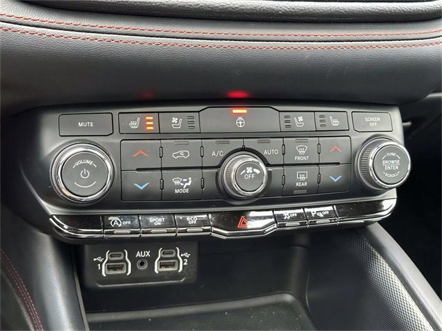 Used 2024 Dodge Durango GT image 11