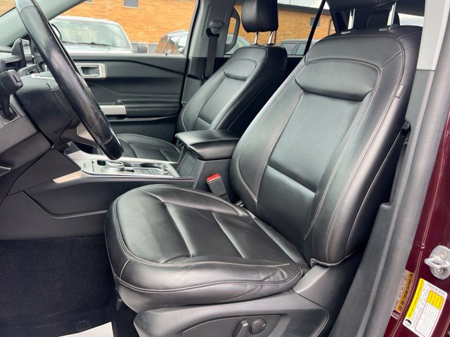 Certified 2023 Ford Explorer XLT w/ Equipment Group 202A AWD/4WD image 18