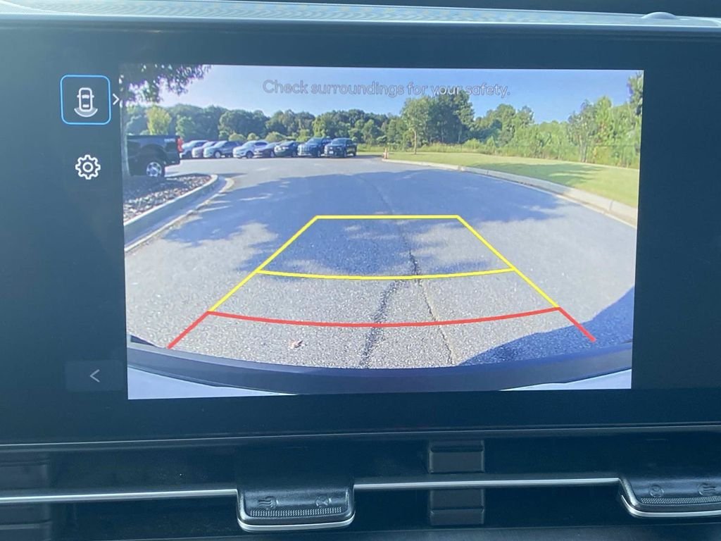 Used 2025 Hyundai Kona SEL FWD image 25
