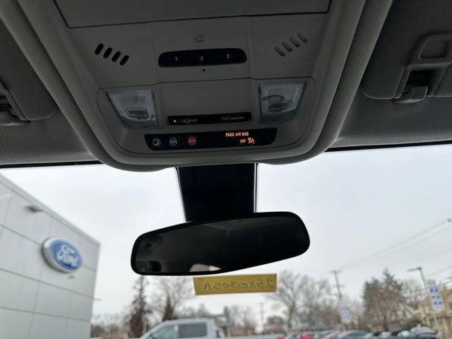 Used 2020 Chevrolet Equinox LT w/ Driver Convenience Package image 70