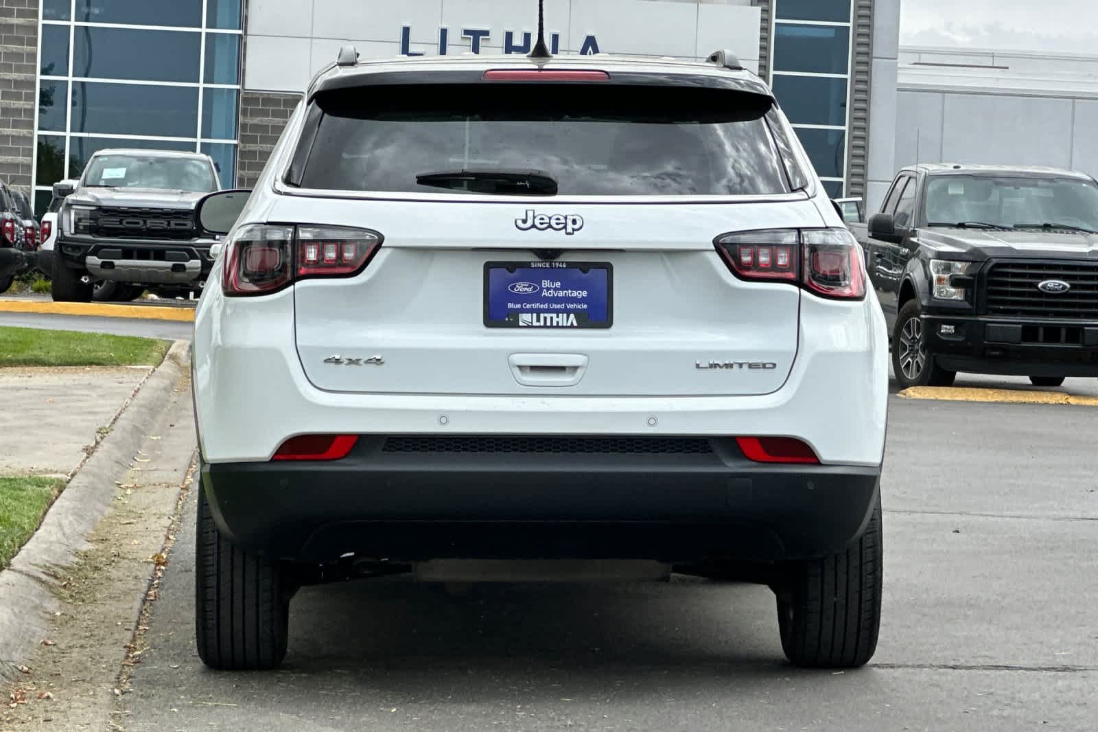 Used 2025 Jeep Compass Limited AWD/4WD image 7