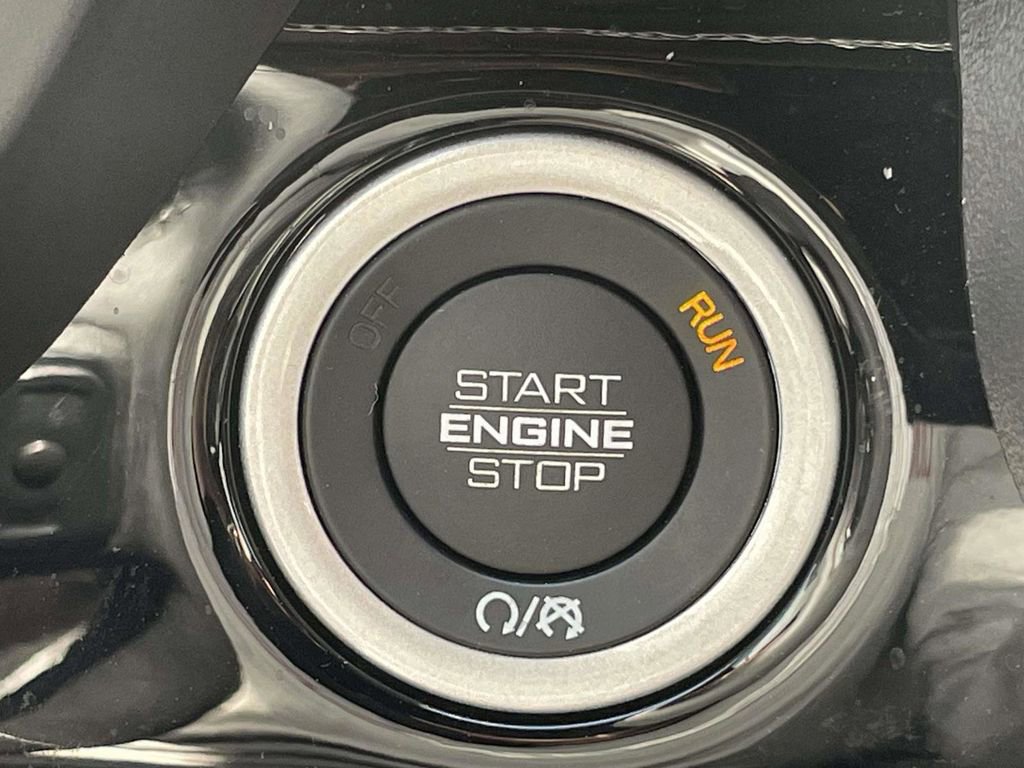 Used 2025 RAM 1500 Laramie w/ Night Edition image 25