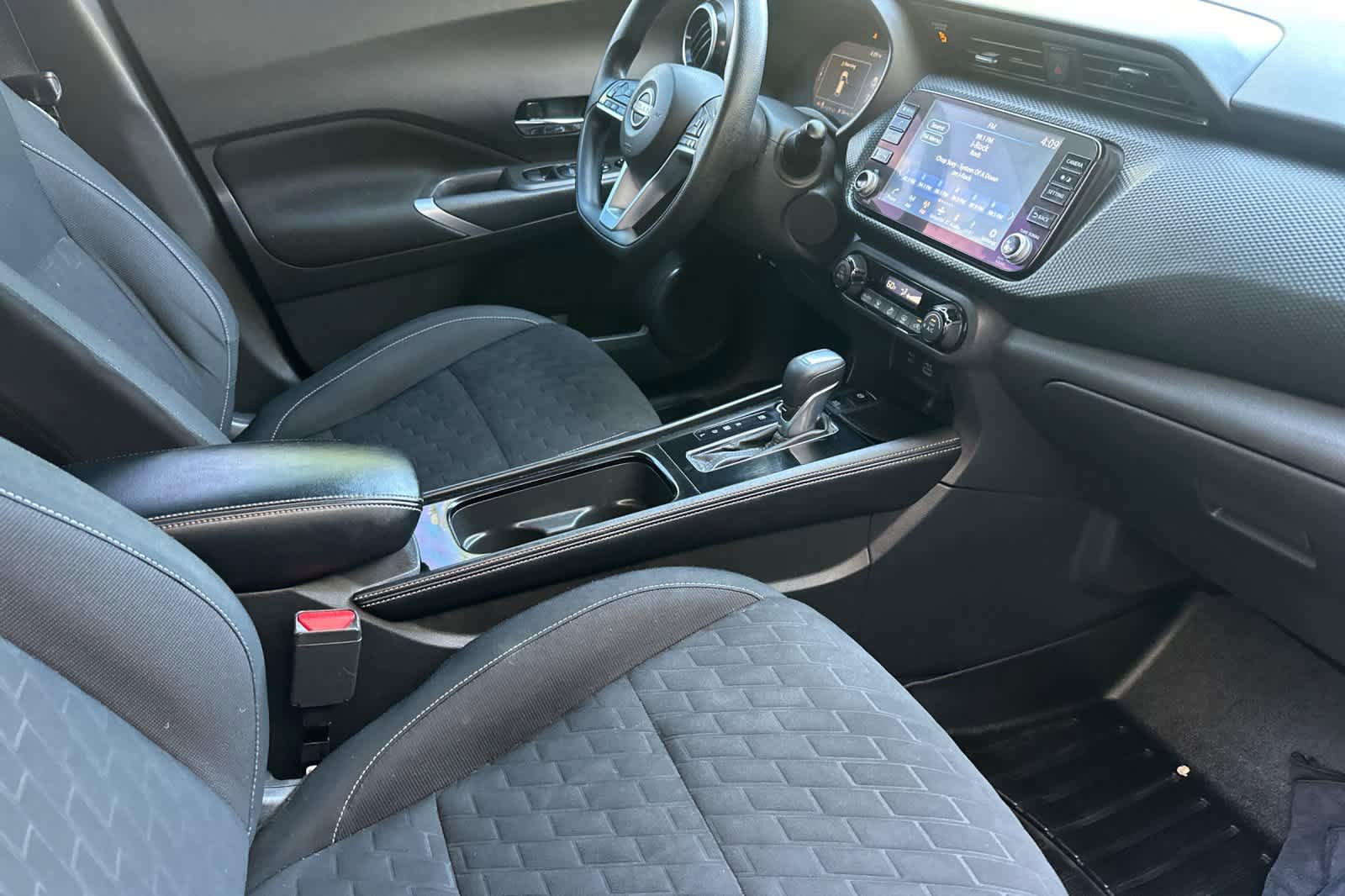 Used 2022 Nissan Kicks SV FWD image 16