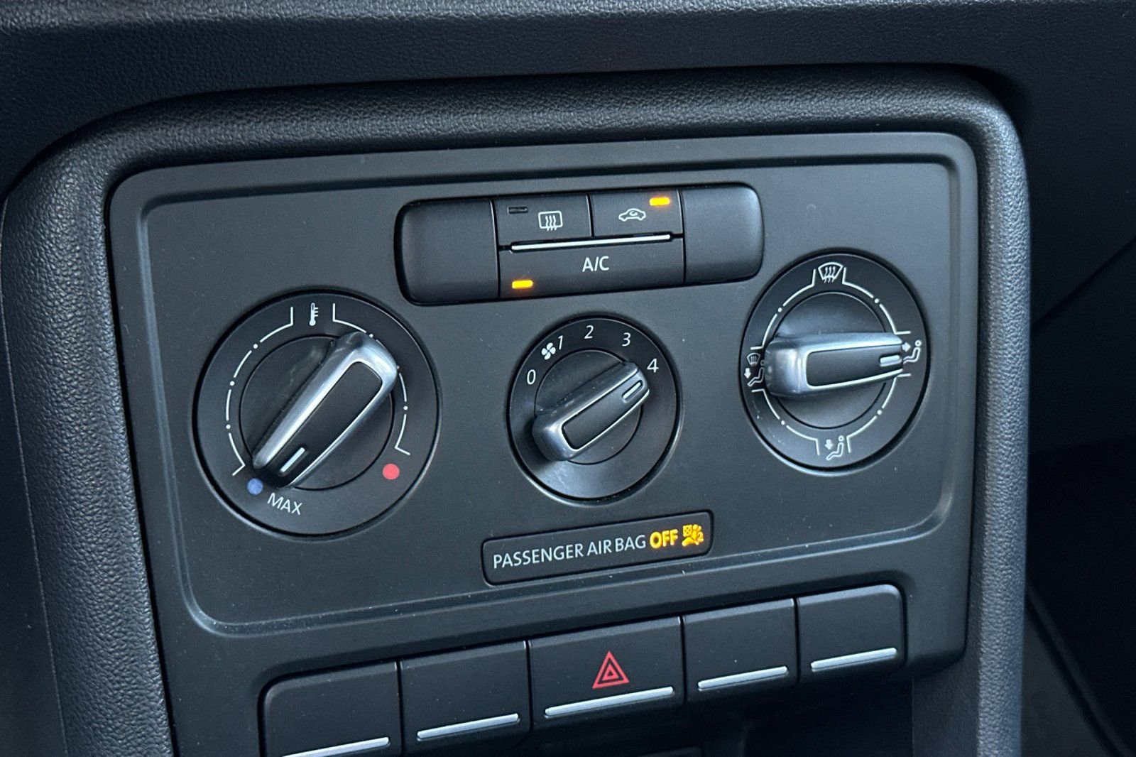 Used 2018 Volkswagen Beetle 2.0T S image 18