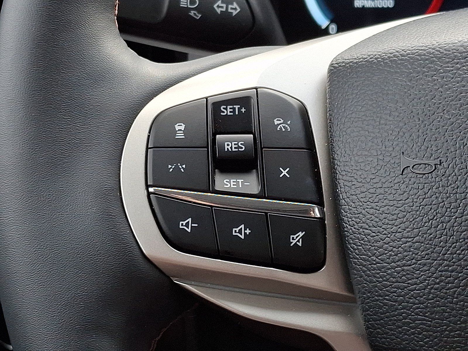 Certified 2026 Ford Explorer Active w/ Active Comfort Package RWD image 19