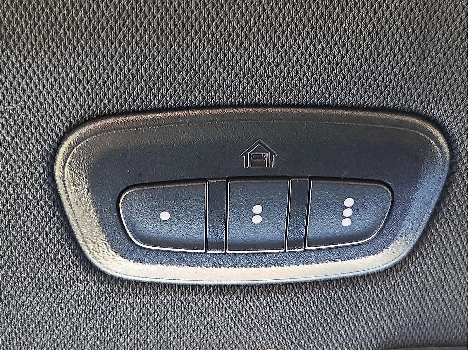 Used 2024 Jeep Grand Cherokee Overland w/ Luxury Tech Group IV AWD/4WD image 21