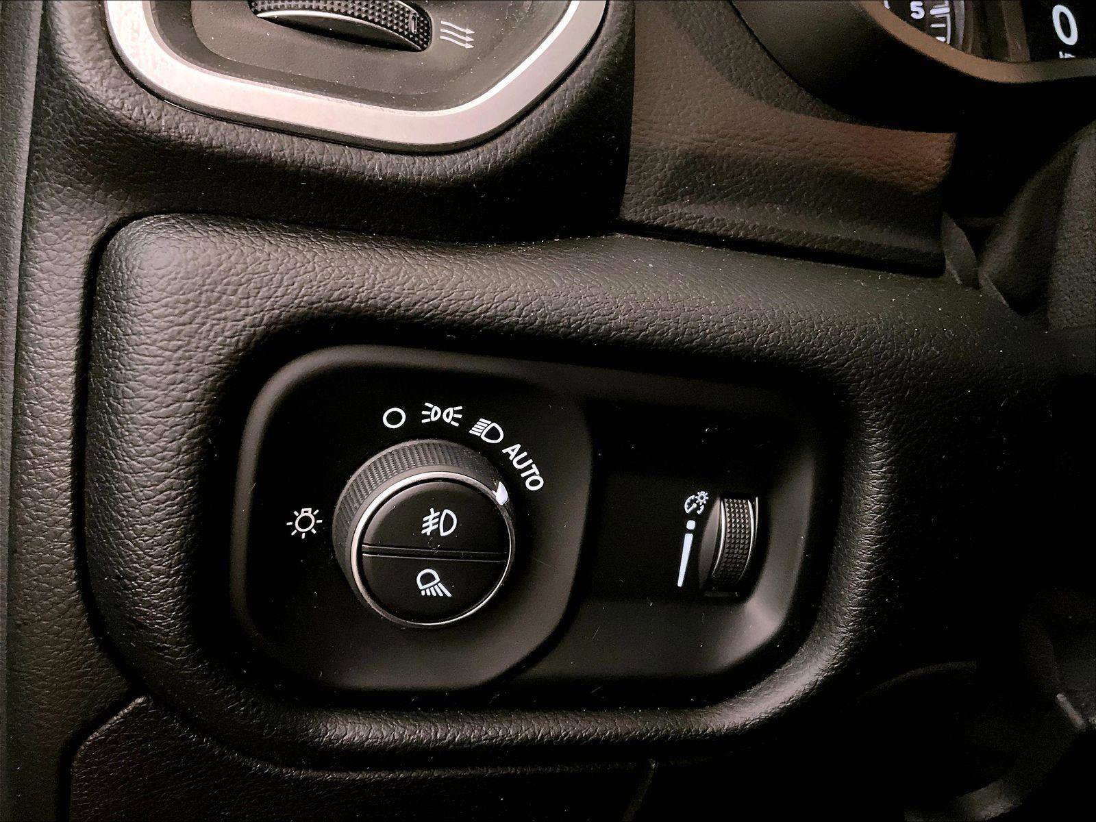 Used 2020 RAM 1500 Big Horn AWD/4WD image 30