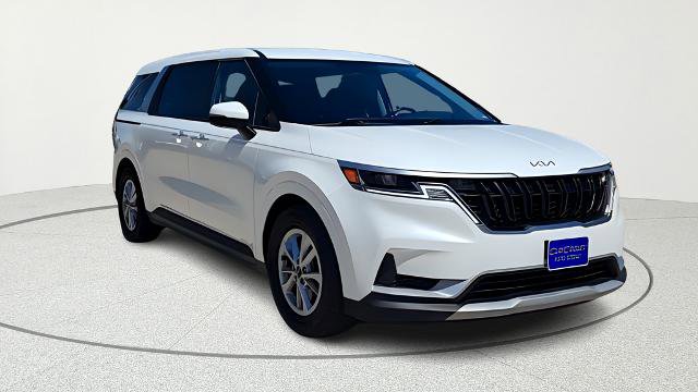 Used 2024 Kia Carnival LX image 1