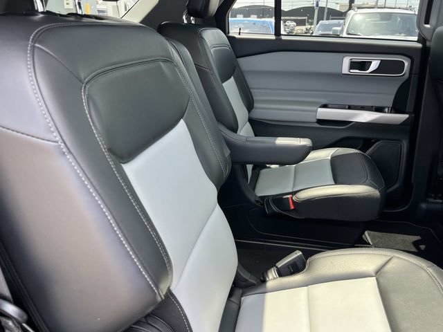 Certified 2023 Ford Explorer XLT w/ Equipment Group 202A AWD/4WD image 27