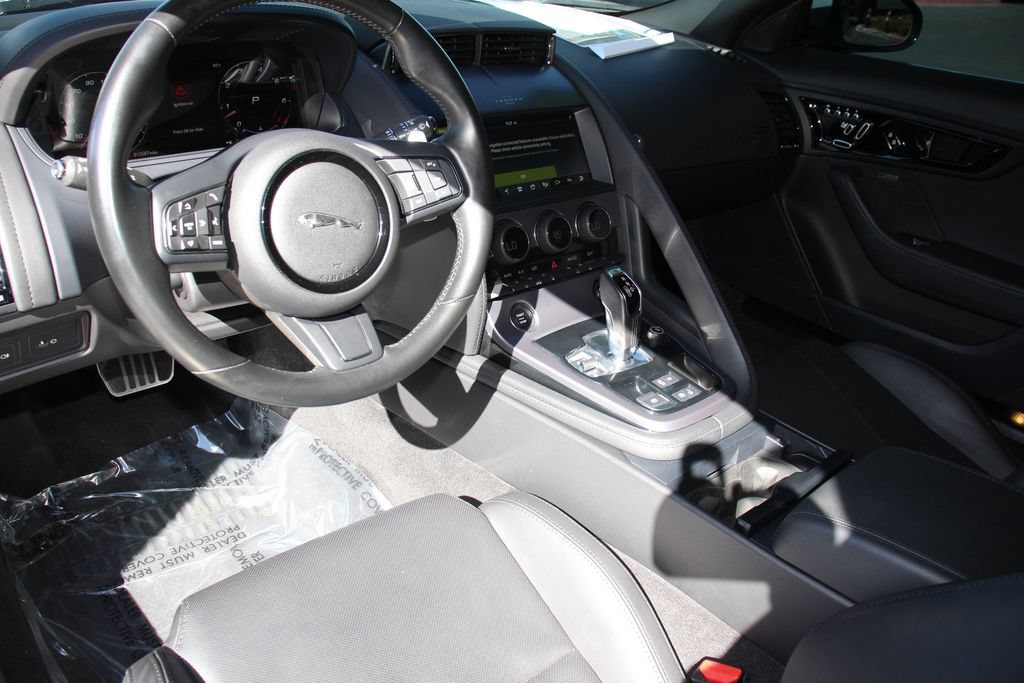 Used 2022 Jaguar F-TYPE Coupe RWD image 19