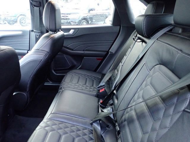 Certified 2024 Ford Escape Platinum w/ Premium Technology Package image 17