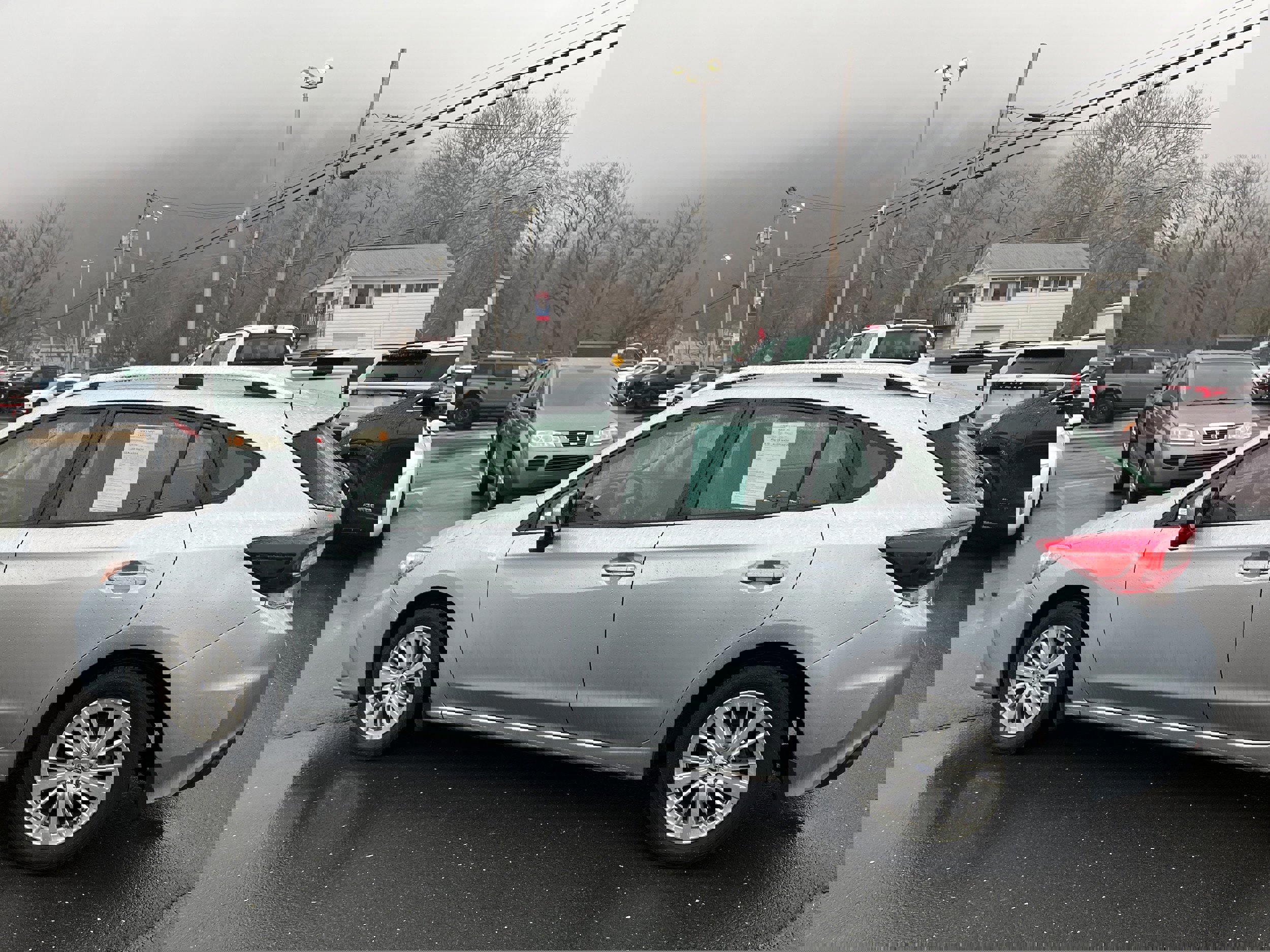 Used 2018 Subaru Impreza 2.0i Premium image 3