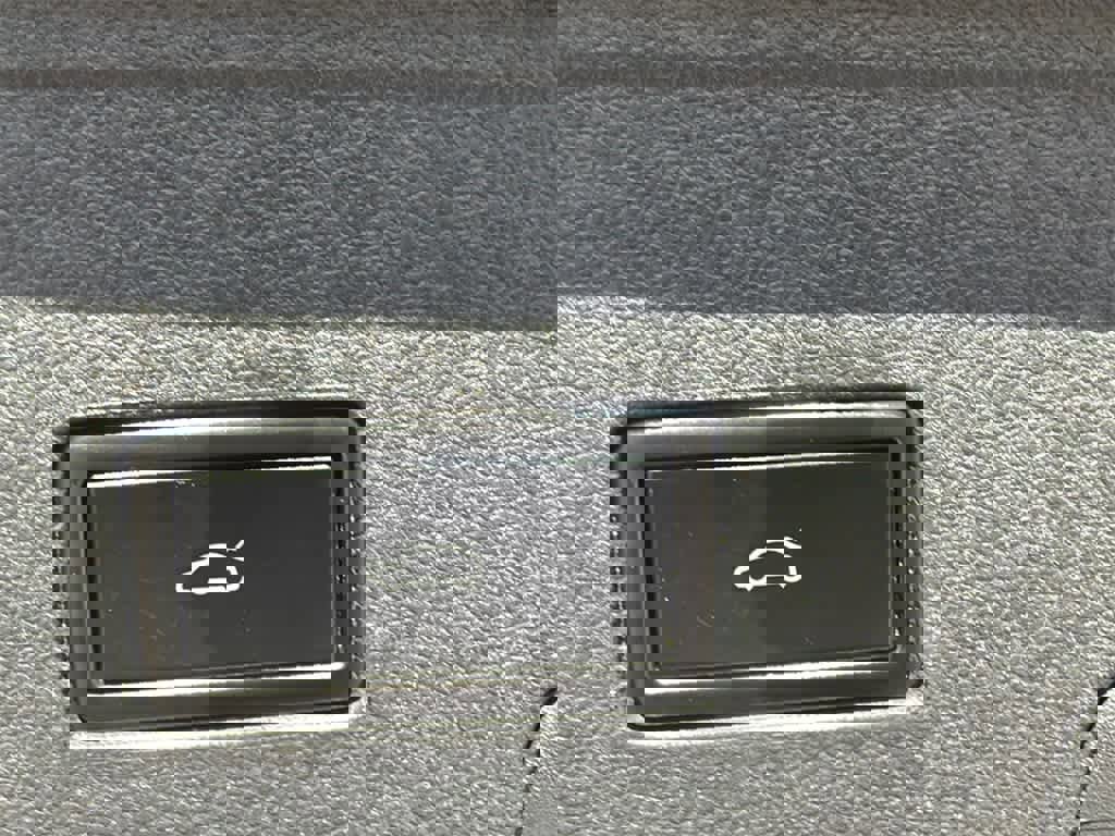 Used 2020 Volkswagen Atlas Cross Sport SE w/ Panoramic Sunroof Package image 17