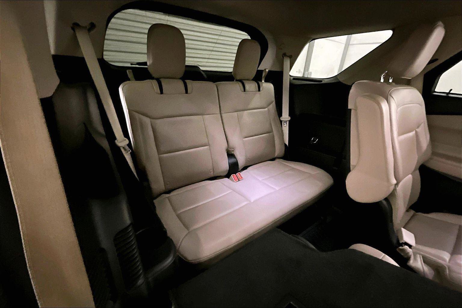 Certified 2022 Ford Explorer XLT w/ Equipment Group 202A image 27