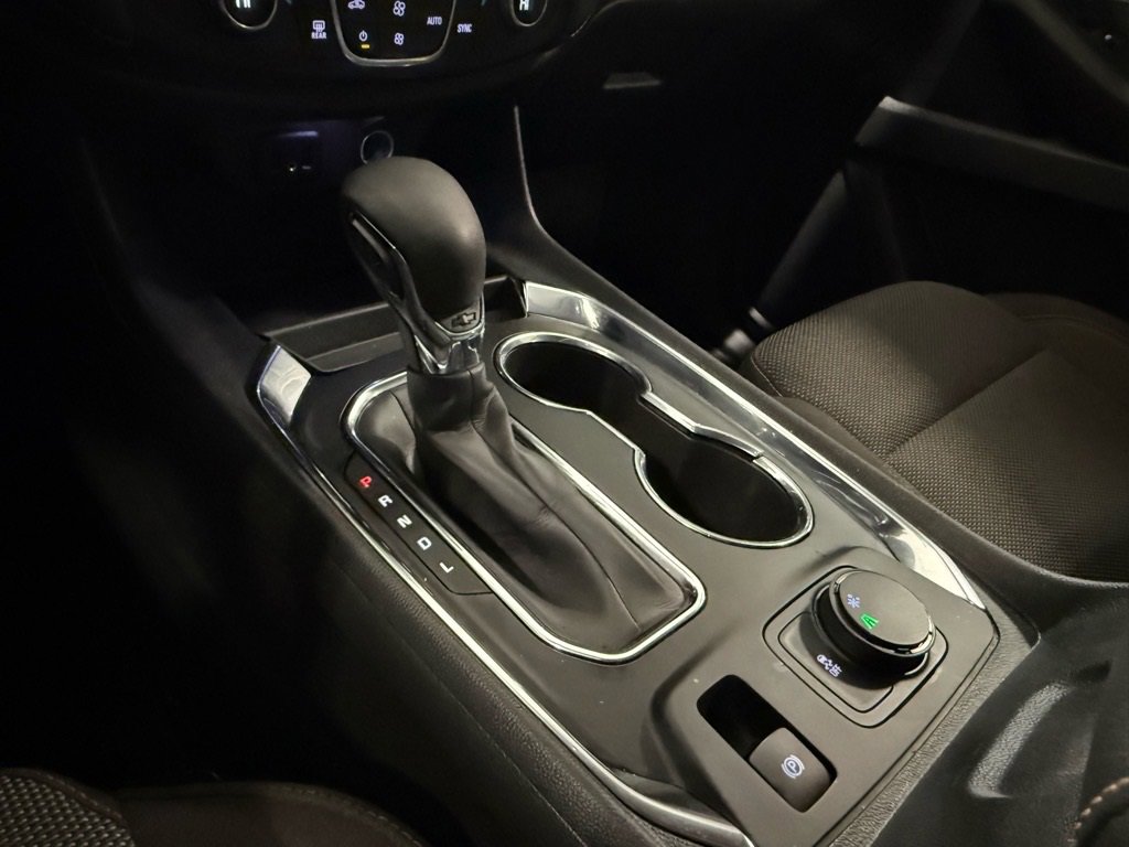 Used 2021 Chevrolet Traverse LS image 18