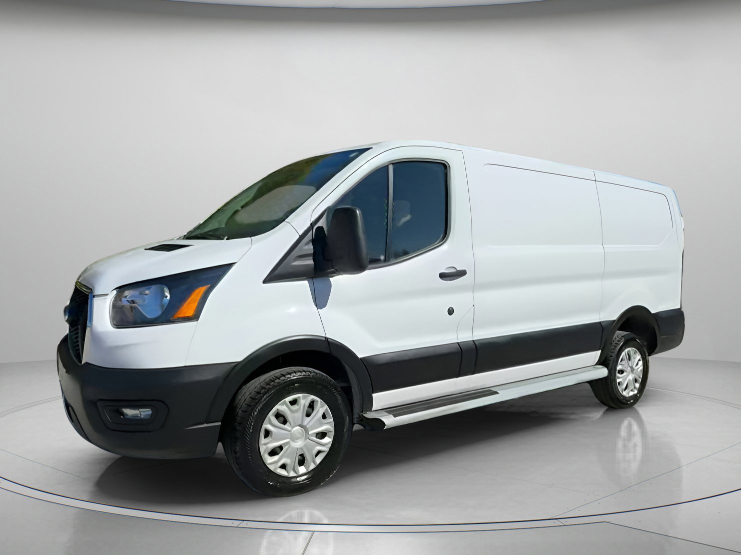 Certified 2024 Ford Transit 250 w/ Exterior Upgrade Package image 5