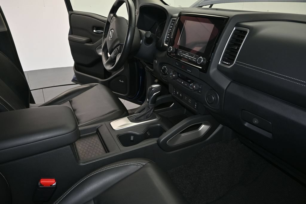 Used 2023 Nissan Frontier SV w/ SV Premium Package AWD/4WD image 16