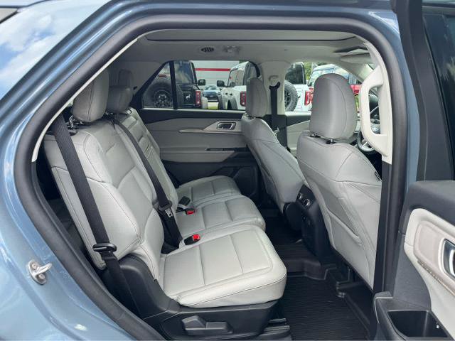 Certified 2025 Ford Explorer Active w/ Active Comfort Package AWD/4WD image 13