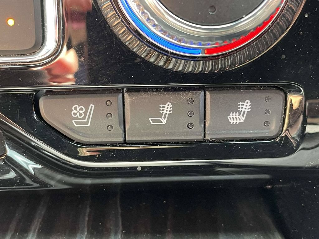 Used 2021 GMC Yukon Denali w/ Denali Premium Package AWD/4WD image 18