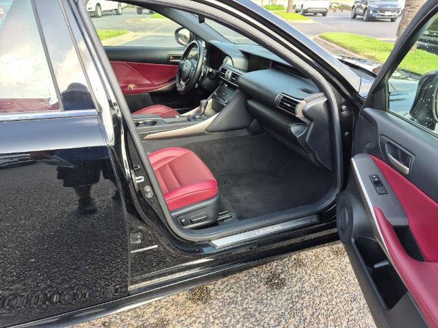 Used 2019 Lexus IS 300 F Sport w/ F Sport Package RWD image 17