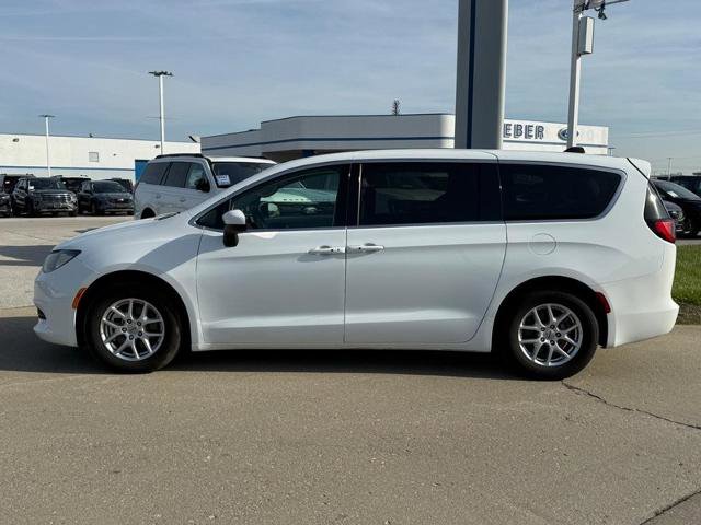 Used 2022 Chrysler Voyager LX video 2