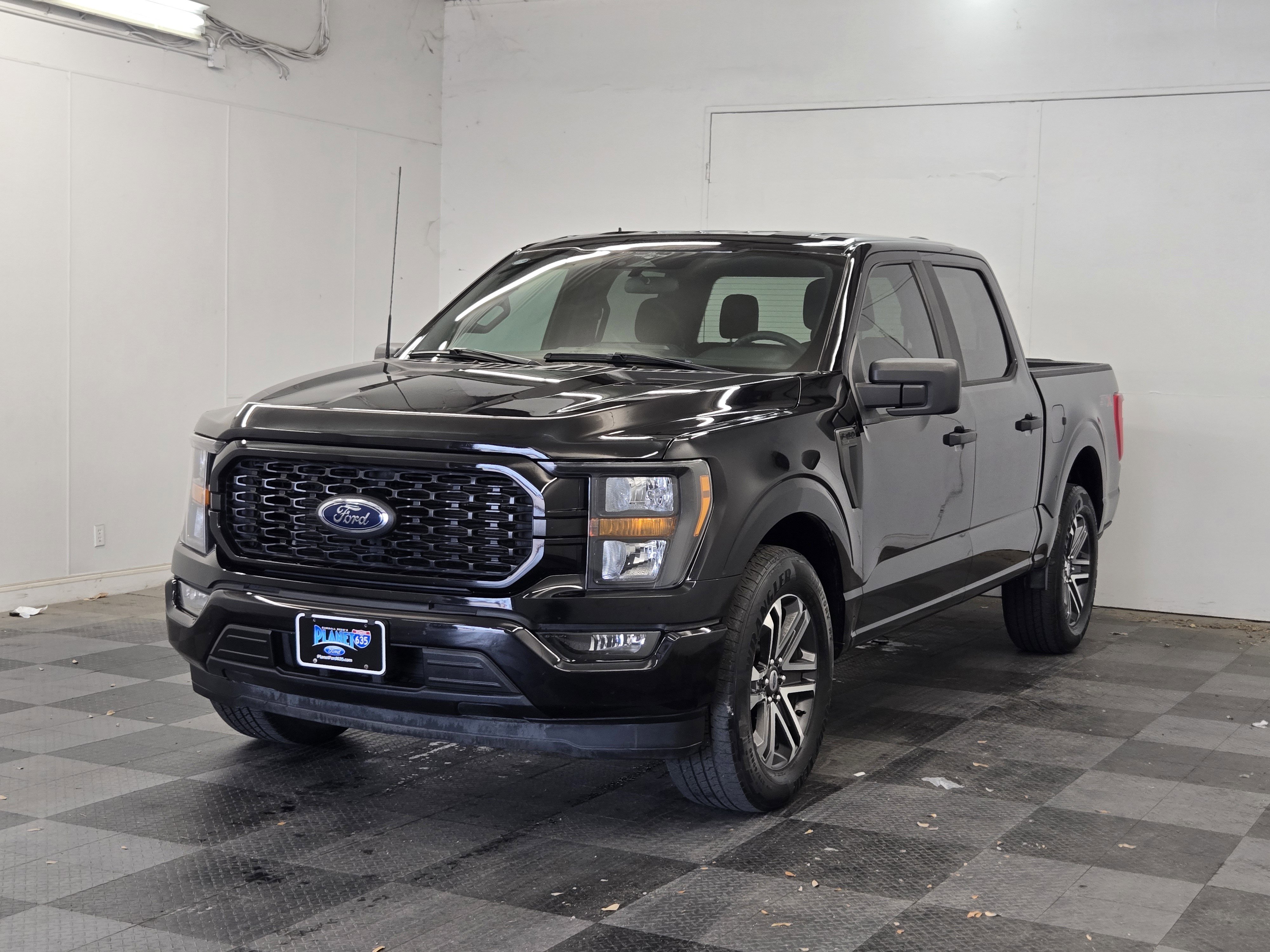 Certified 2023 Ford F150 XL w/ STX Appearance Package image 4