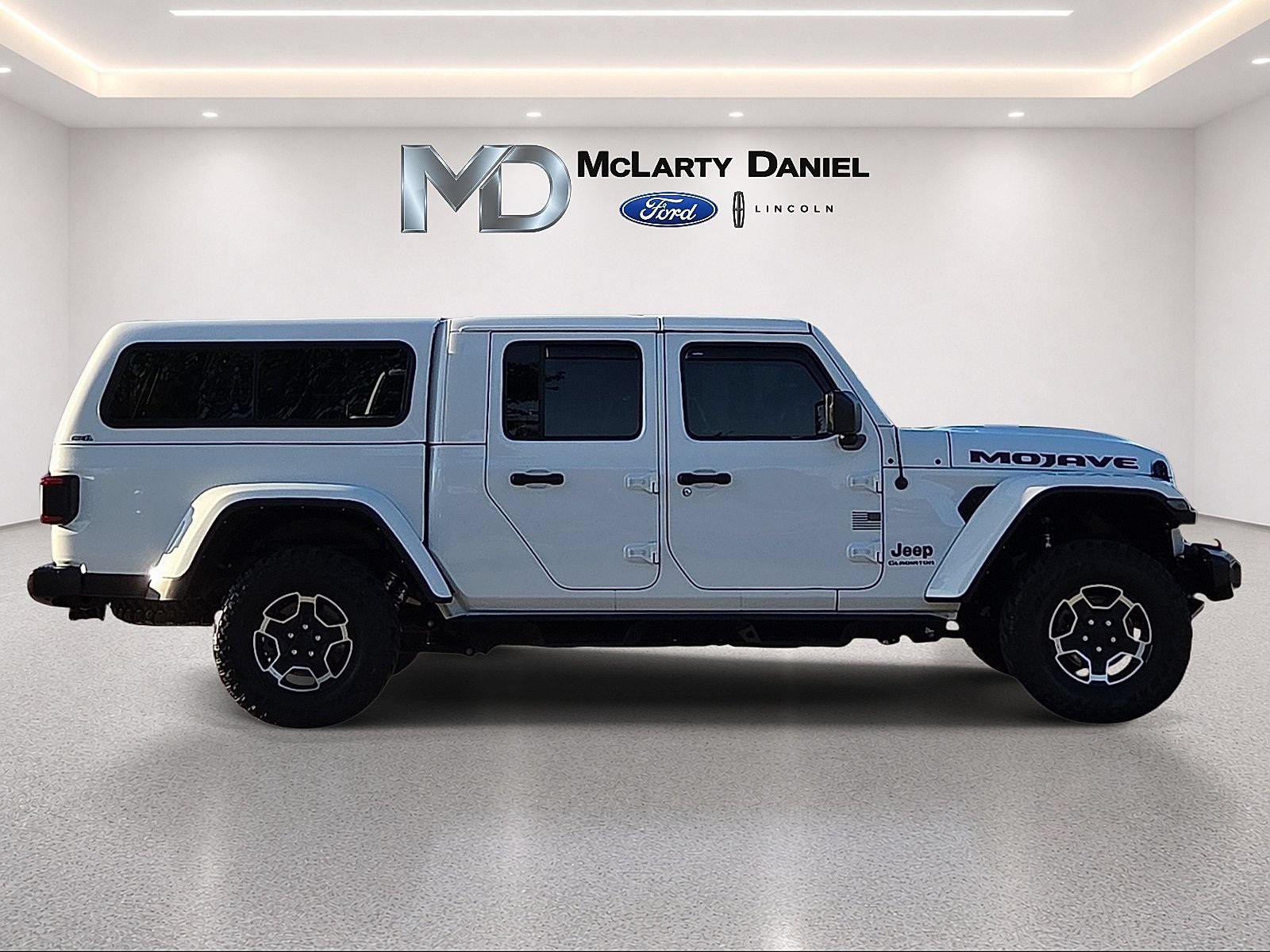 Used 2021 Jeep Gladiator Mojave AWD/4WD image 6