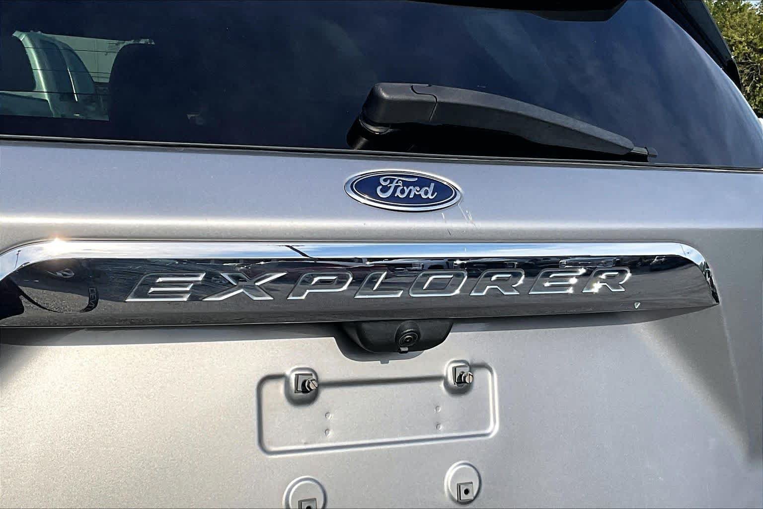 Certified 2020 Ford Explorer Limited AWD/4WD image 10