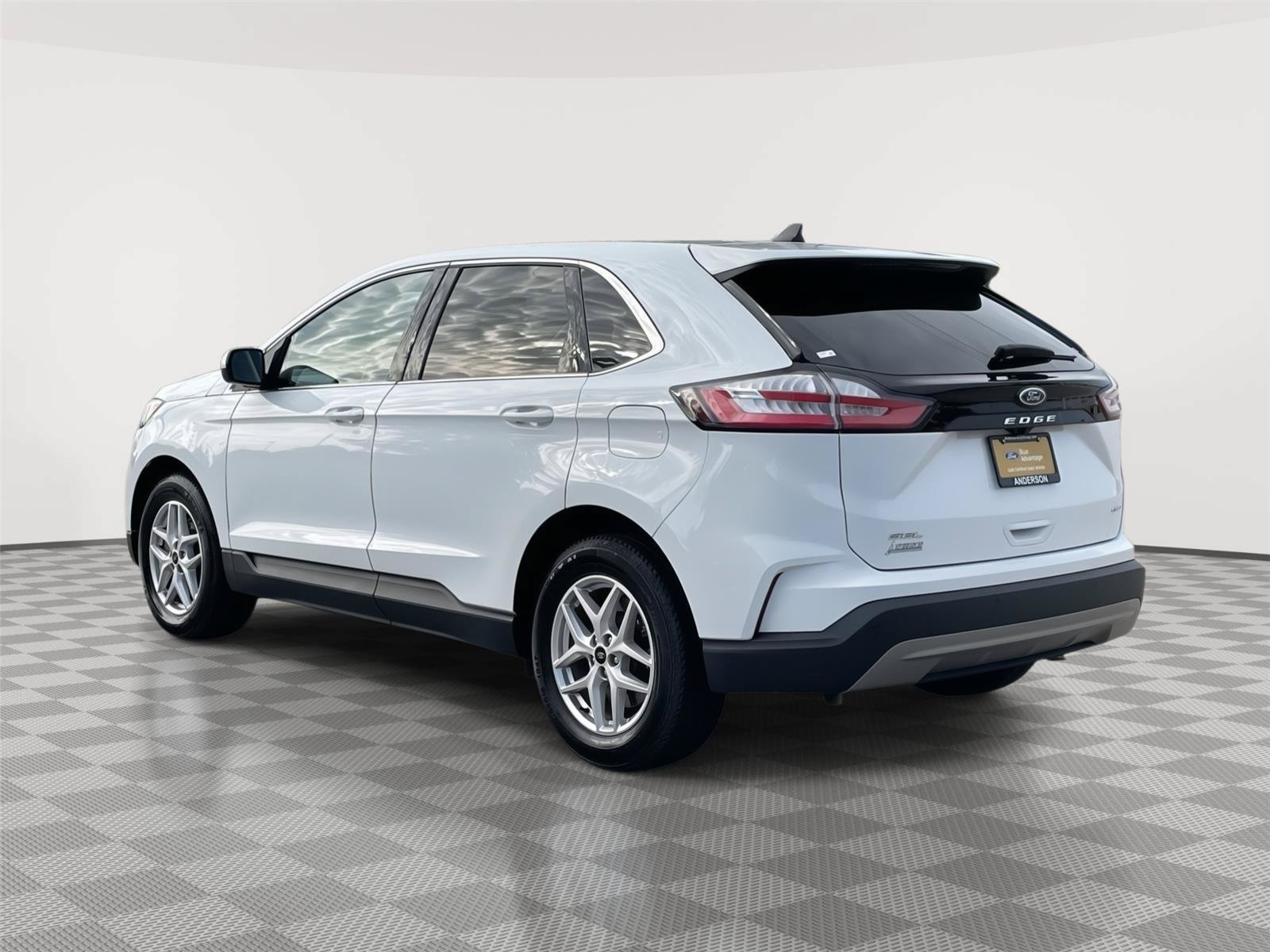 Certified 2024 Ford Edge SEL AWD/4WD image 9